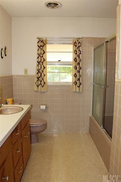 4949 Springhaven Dr, Conover, NC 28613
