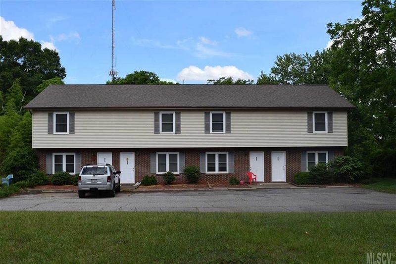 922 12th St NE, Hickory, NC 28601