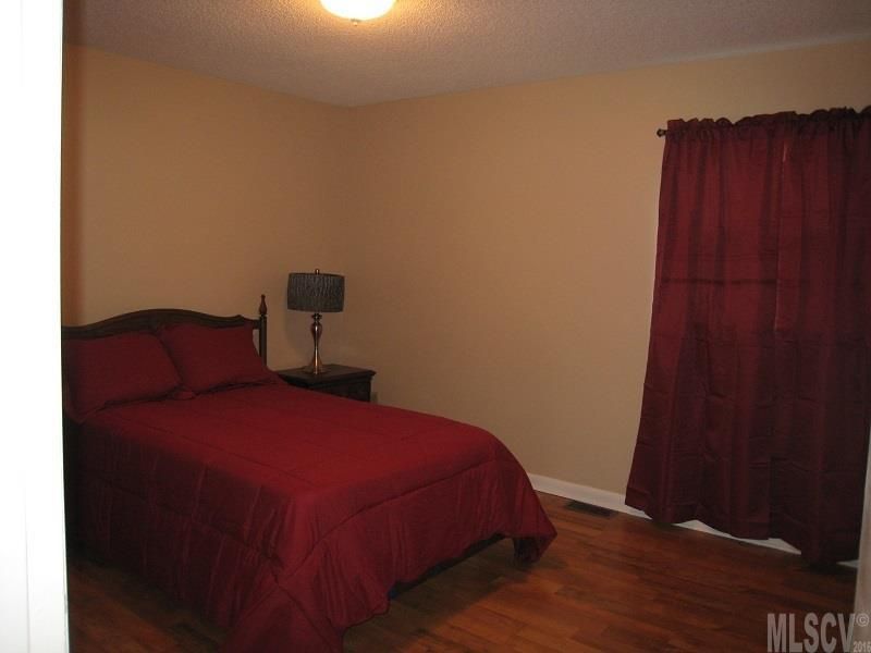 1809 Ceasar Dr, Newton, NC 28658