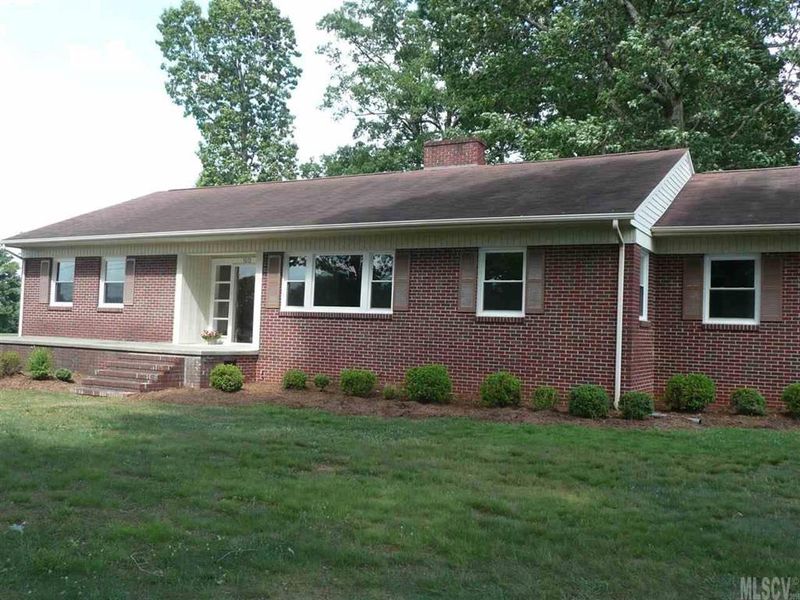 3072 School St, Claremont, NC 28610