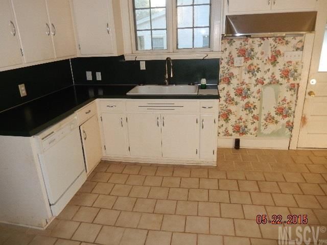 420 W 6th St, Newton, NC 28658