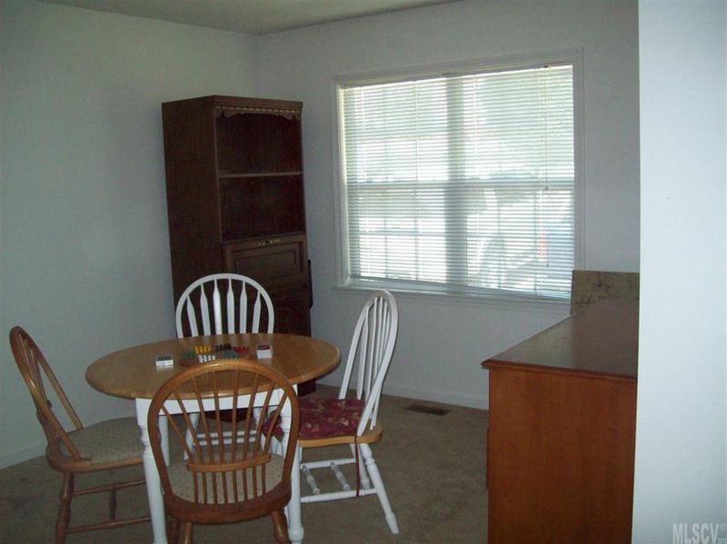 412 N Spring Ave, Newton, NC 28601
