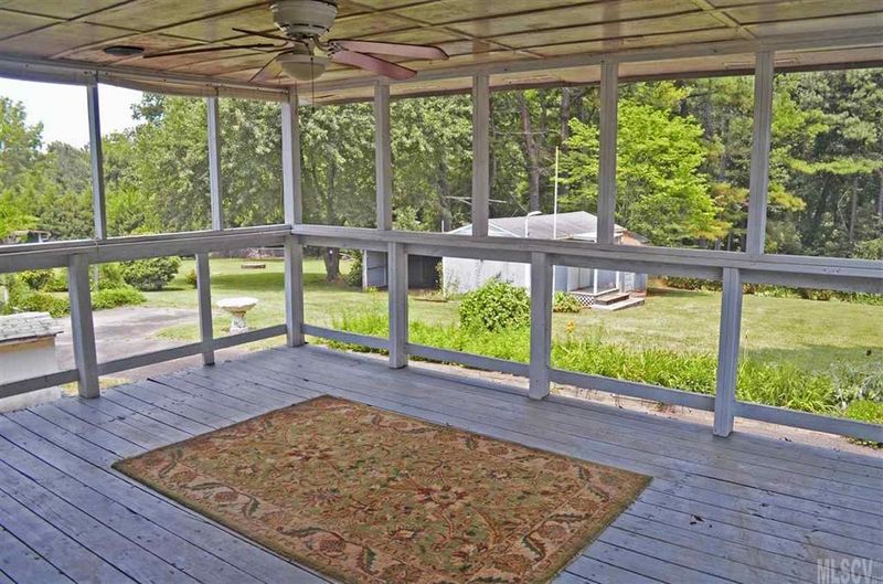 1052 Smyre Farm Rd, Newton, NC 28658