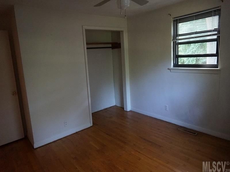 211 3rd Ave NE, Conover, NC 28613