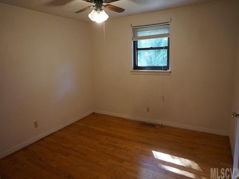 211 3rd Ave NE, Conover, NC 28613