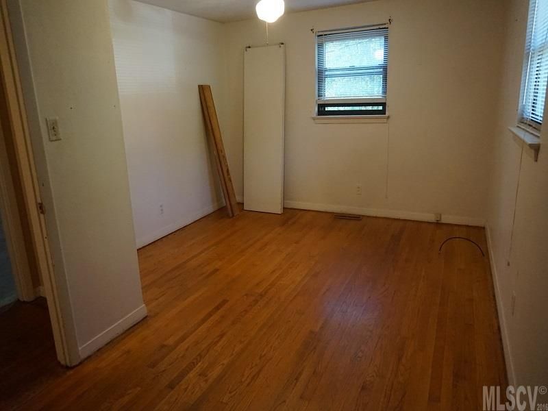 211 3rd Ave NE, Conover, NC 28613