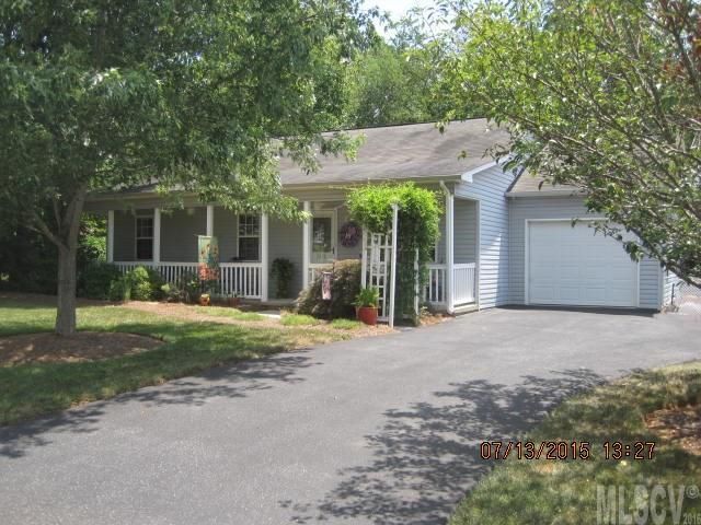 2074 Redberry Ln, Conover, NC 28613