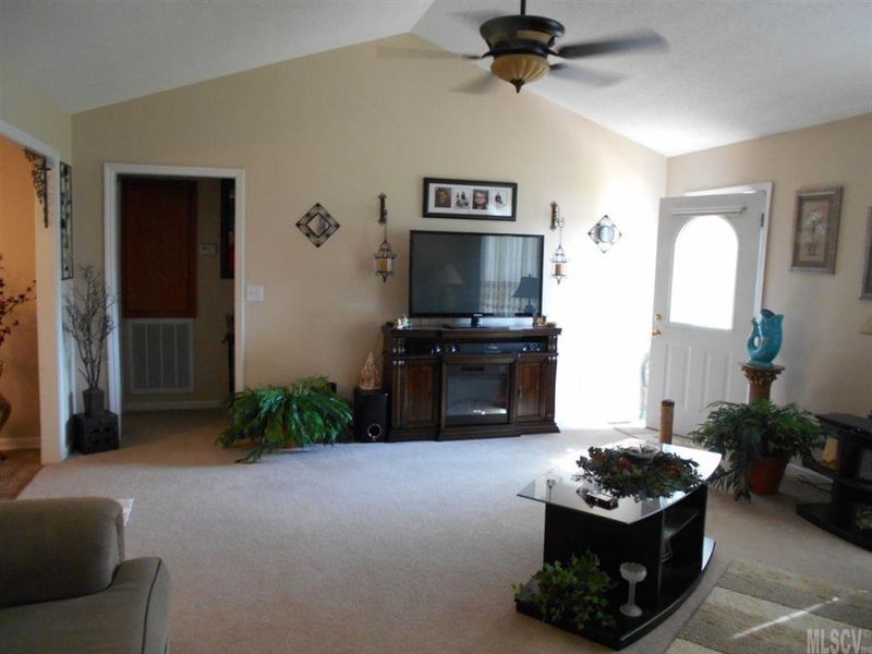 4738 Powder Horne Ln, Conover, NC 28613