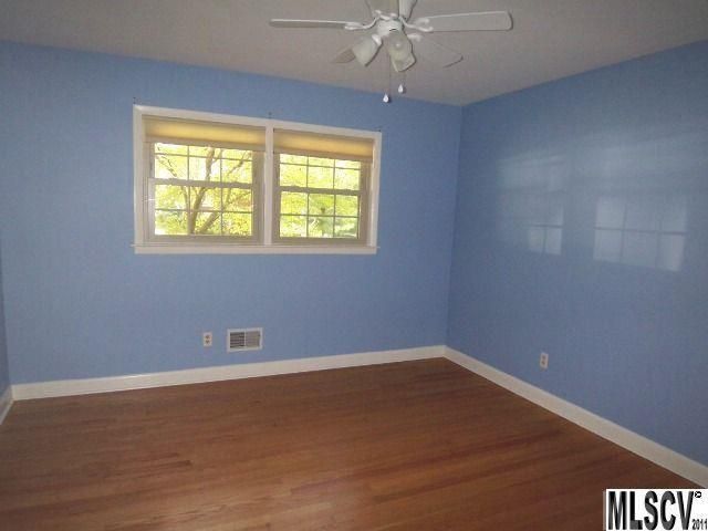 802 7th Ave SW, Conover, NC 28613