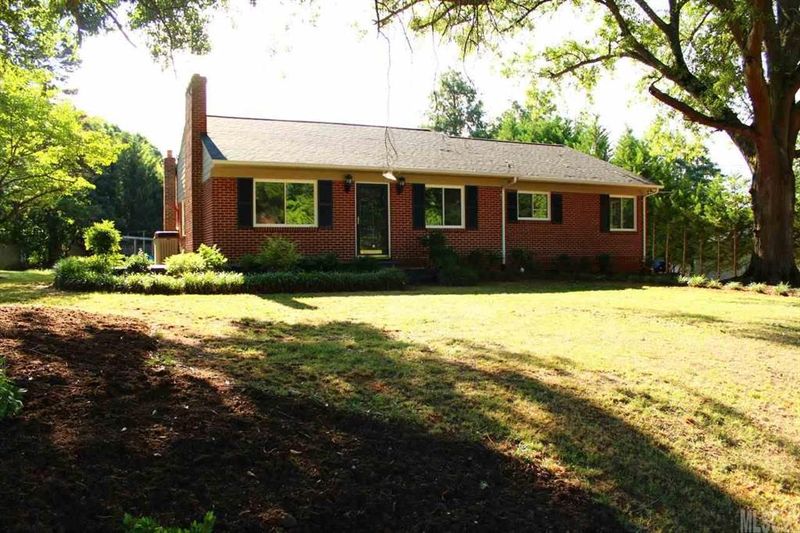 192 25th St NW, Hickory, NC 28601