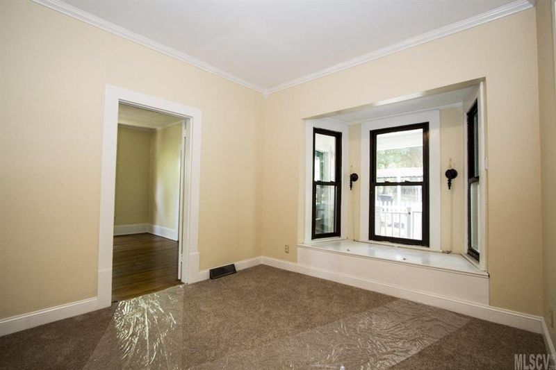 235 Maple St, Statesville, NC 28677