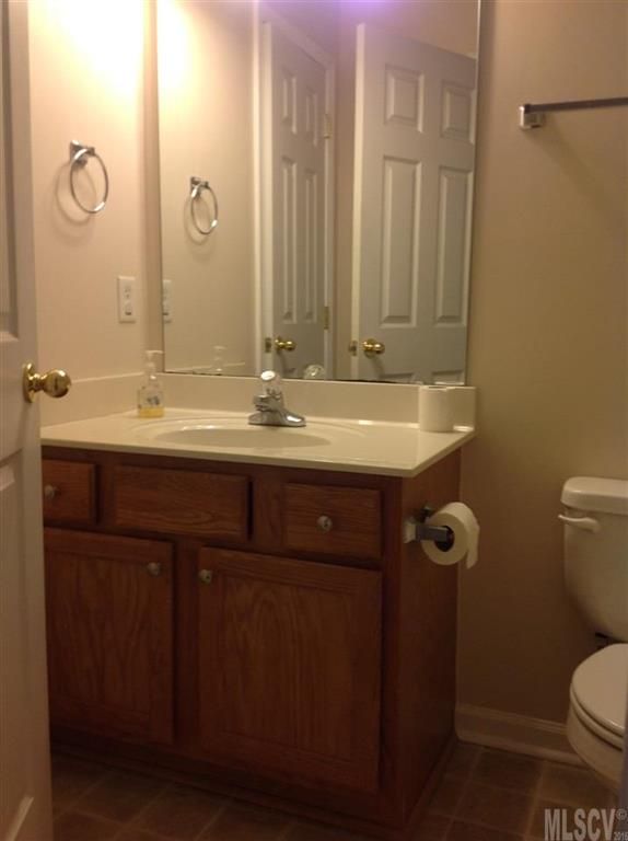 245 18th Ave SE, Hickory, NC 28602