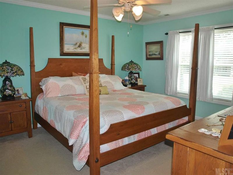 815 Rock Barn Rd NE, Conover, NC 28613
