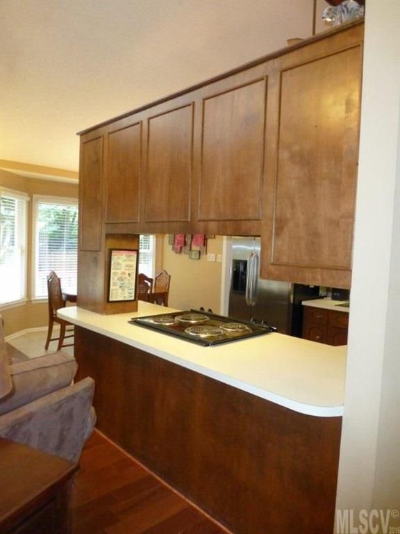5191 Wright Dr, Hickory, NC 28602