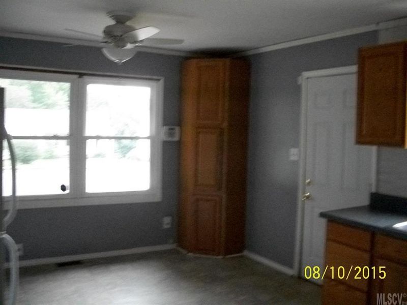 649 1st Ave SE, Hickory, NC 28602