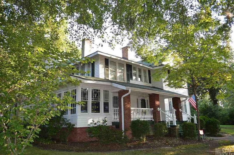 217 W Main St, Lincolnton, NC 28092