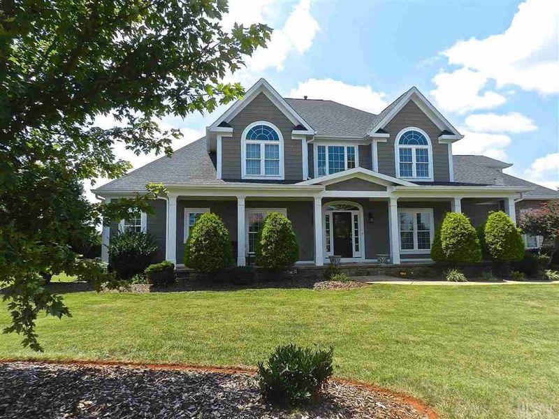 3715 West Nine Dr NE, Conover, NC 28613