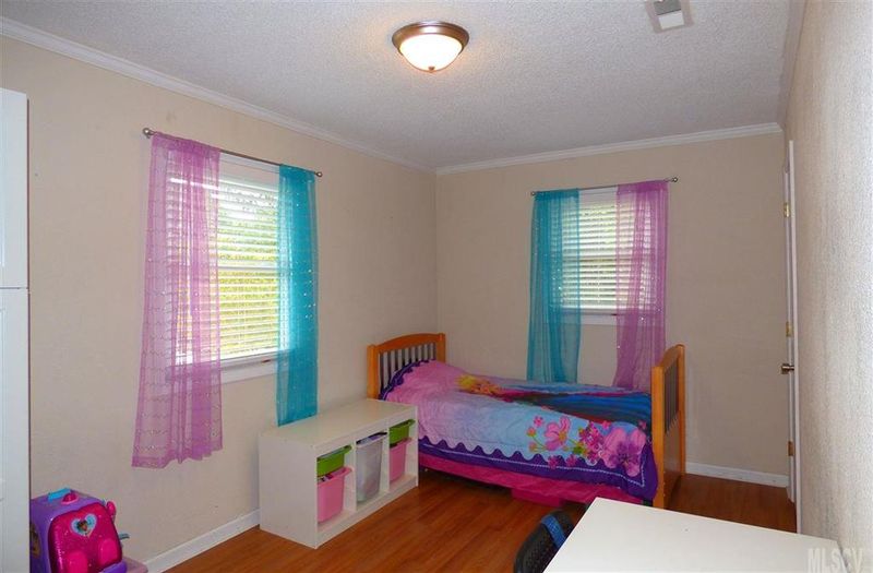 2329 Vera Ct, Newton, NC 28658