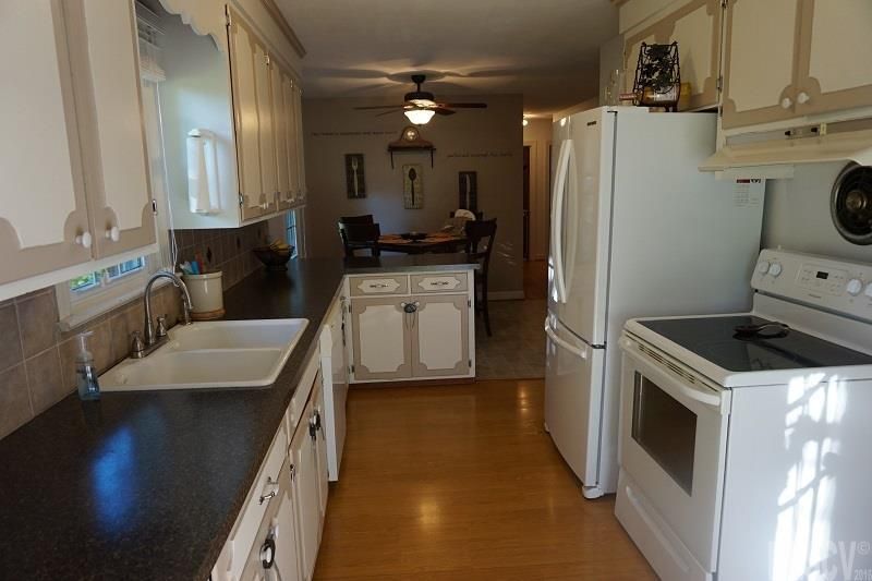 602 8th Ave SW, Conover, NC 28613