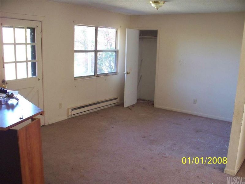 4785 Grovewood Ln, Hickory, NC 28602