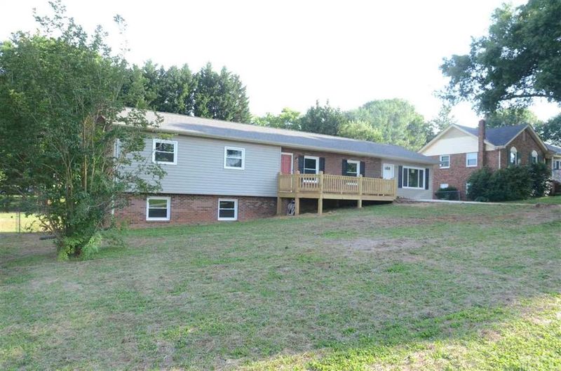 2132 37th Ave NE, Hickory, NC 28601