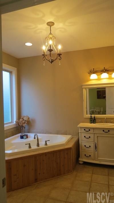 1914 Kings Grant Dr, Newton, NC 28658