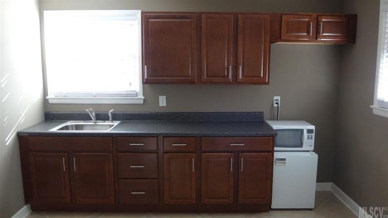 345 2nd St NE, Hickory, NC 28601