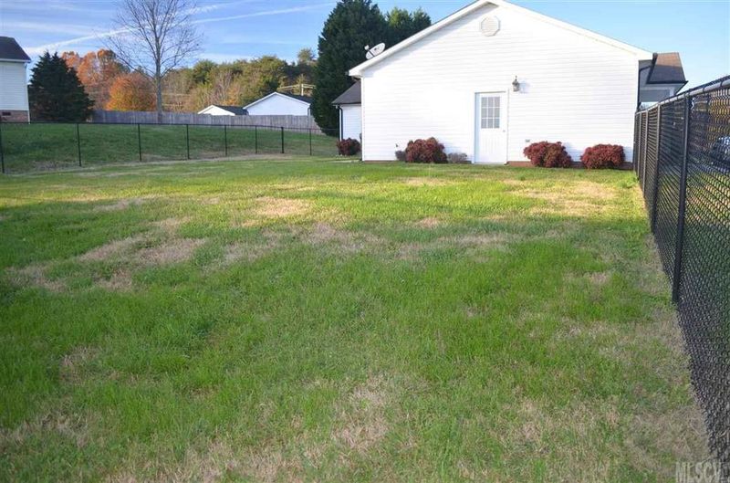 3449 Maiden Springs Dr, Maiden, NC 28650