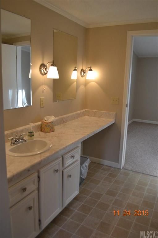 6264 Lynchburg Rd, Hickory, NC 28601