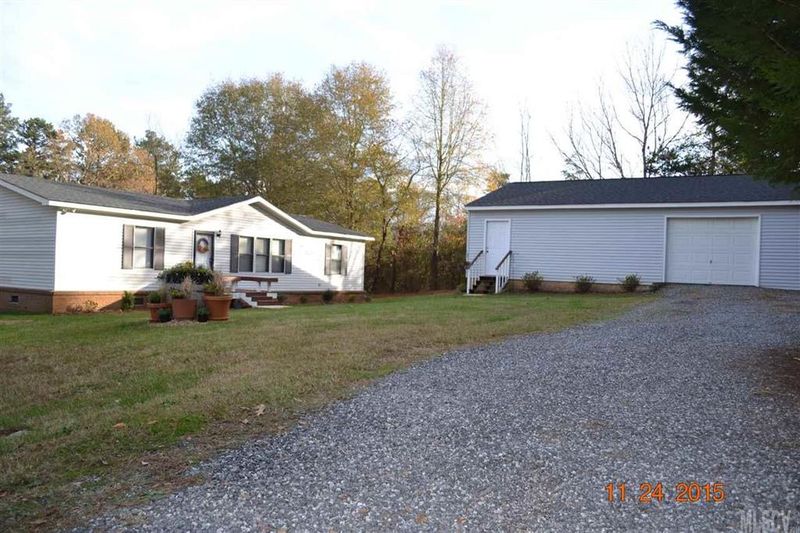6264 Lynchburg Rd, Hickory, NC 28601