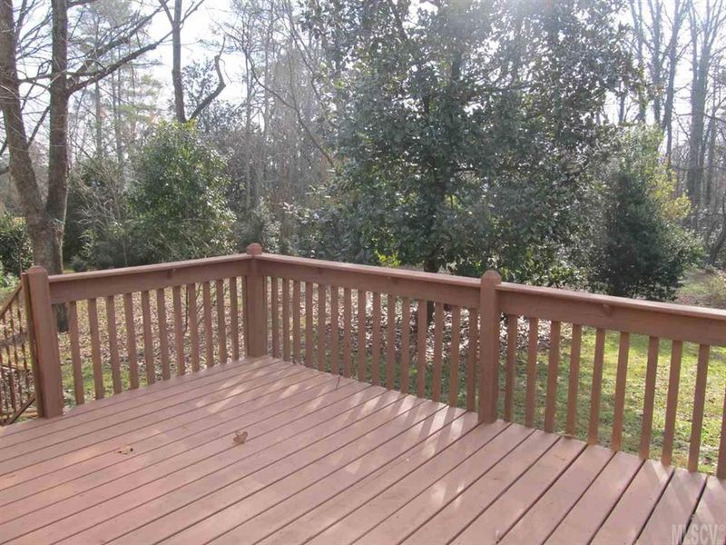 107 Pinehurst Ln, Newton, NC 28658