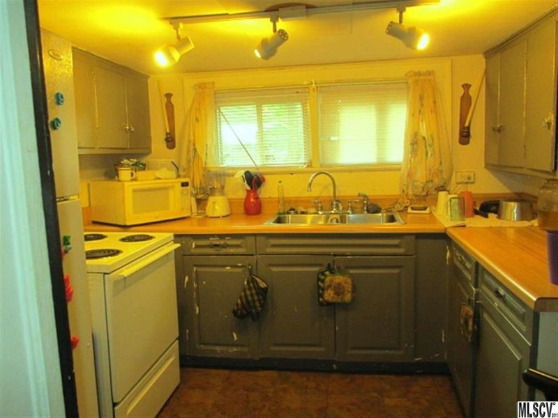 249 5th Ave SE, Hickory, NC 28602