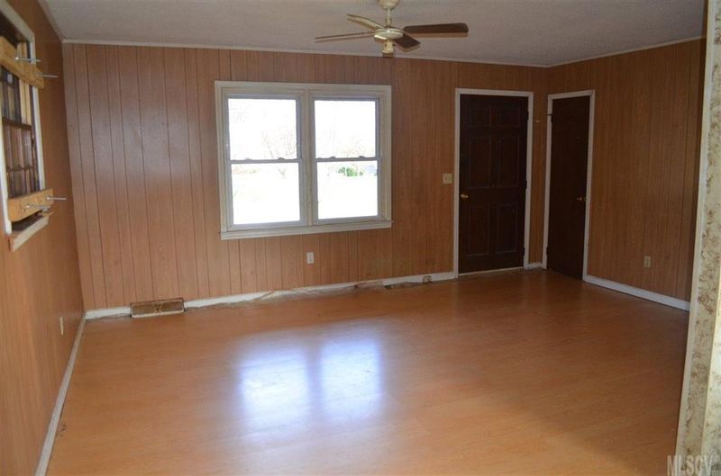 3885 Clay St, Claremont, NC 28610