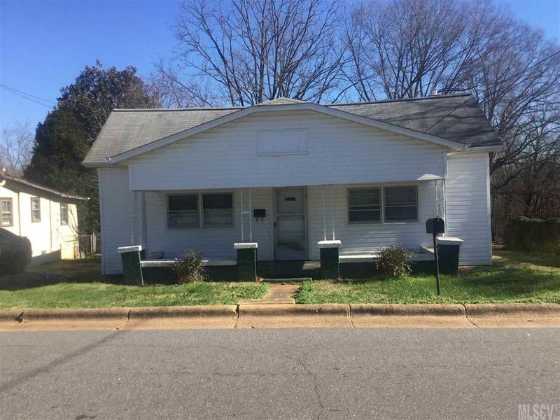 517 N Davis Ave, Newton, NC 28658