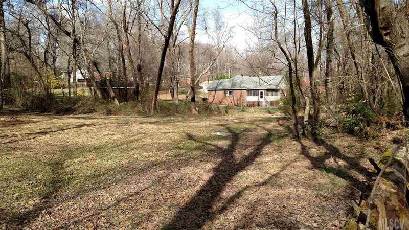406 3rd Ave NE #2, Conover, NC 28613