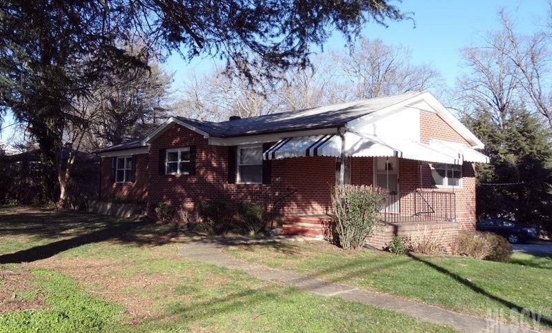 1706 2nd Ave NW, Hickory, NC 28601