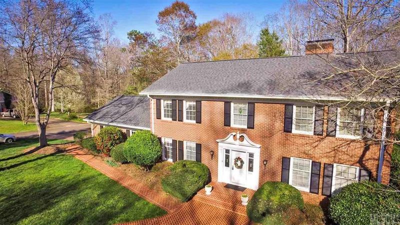 1701 Knolls Dr, Newton, NC 28658