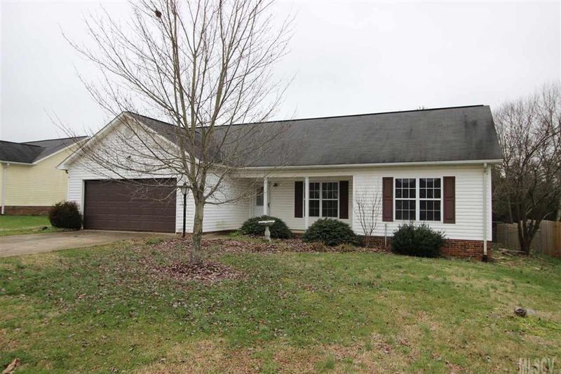 714 Gemcrest Dr, Conover, NC 28613