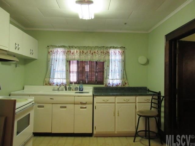 718 North Cedar St, Lincolnton, NC 28092