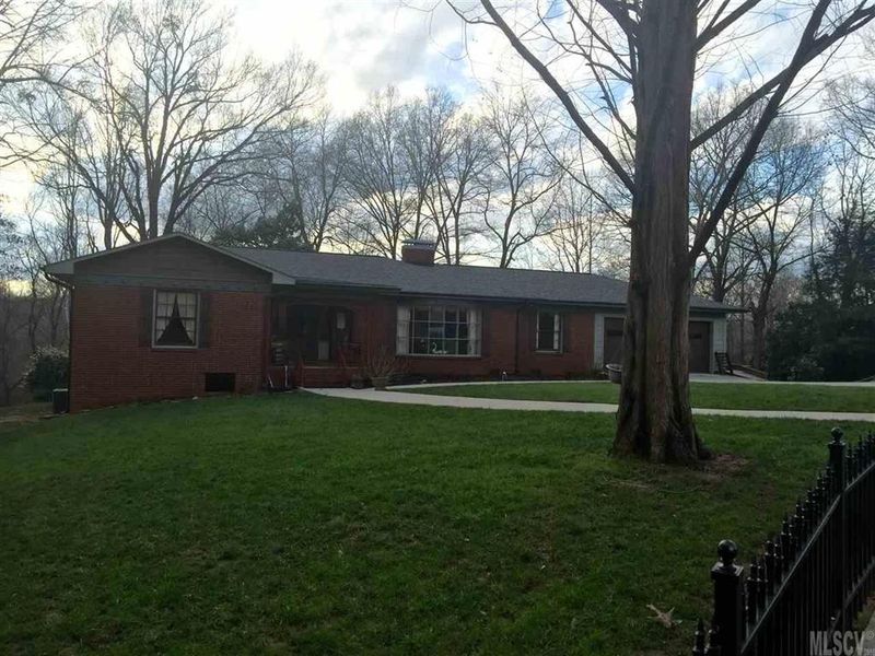 615 Victor St, Lincolnton, NC 28092