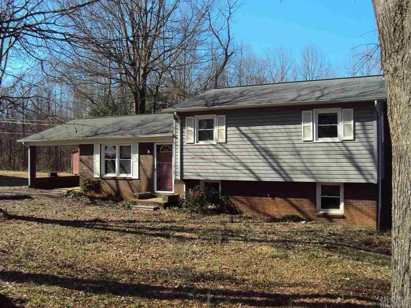 163 8th Ave SW, Conover, NC 28613