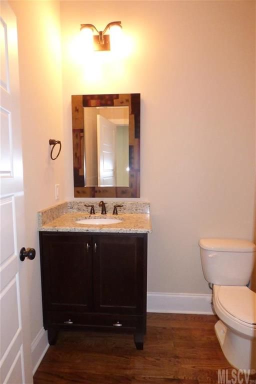 1206 39th Ave NE, Hickory, NC 28601