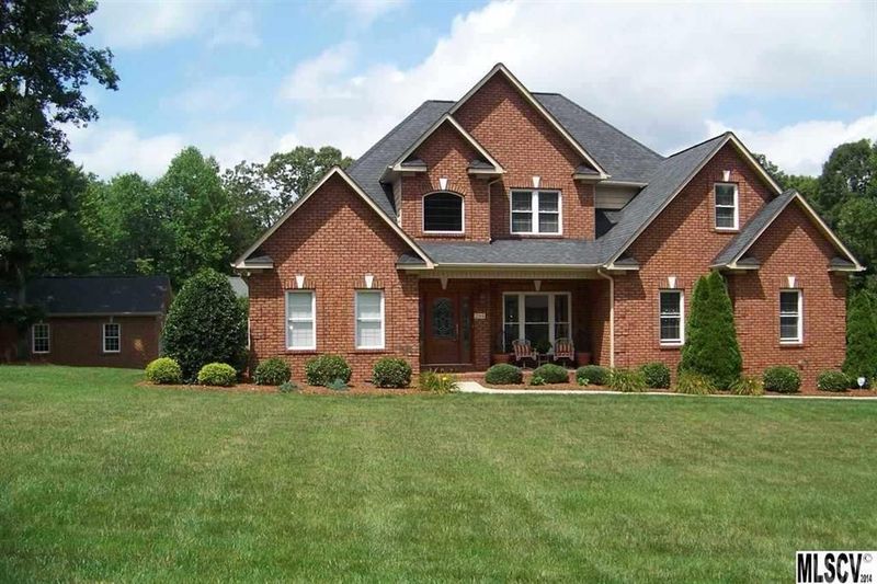 204 9th St NE, Conover, NC 28613