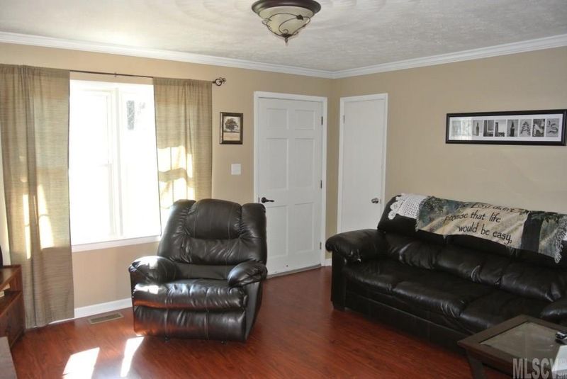 3078 Montclair Dr, Claremont, NC 28610