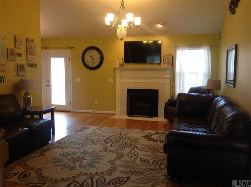 3306 6th Ave NE, Conover, NC 28613