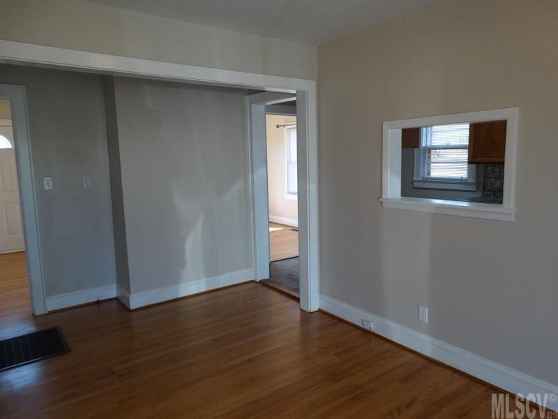 302 E Herman St, Newton, NC 28658