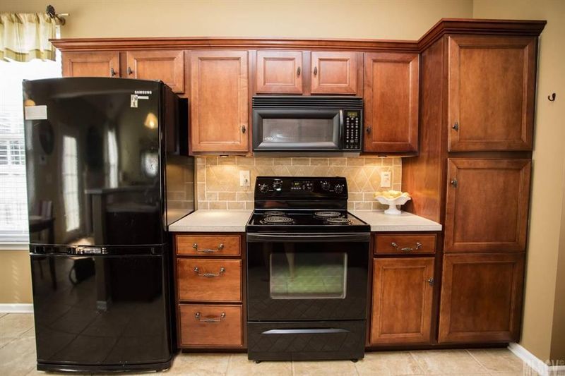 1121 Windy Hill Dr, Conover, NC 28613