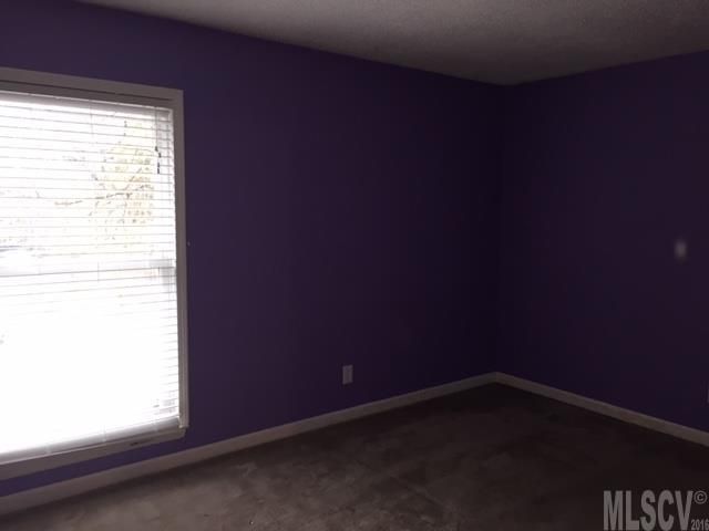 4340 N Center St #302, Hickory, NC 28601