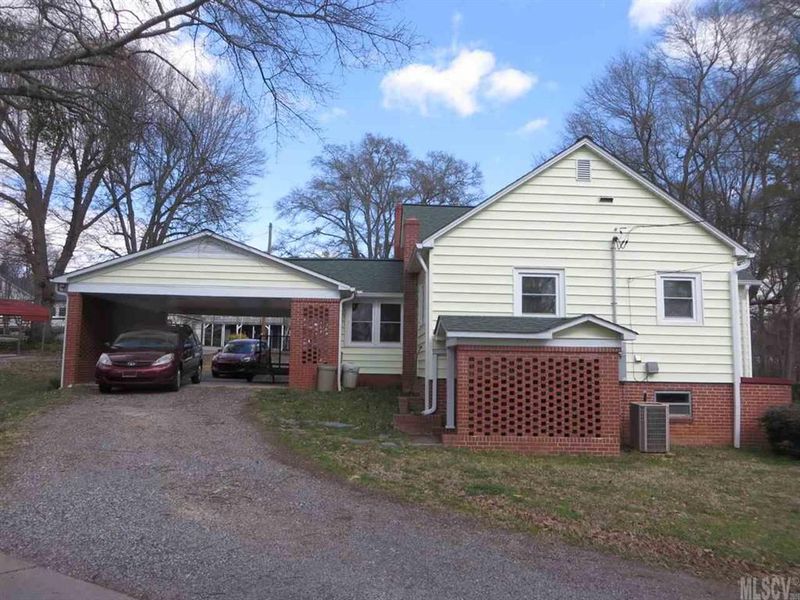 307 Roberta Ave, Lincolnton, NC 28650