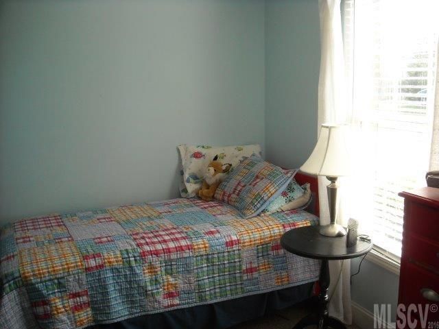 5101 Mill Pond Dr, Conover, NC 28613